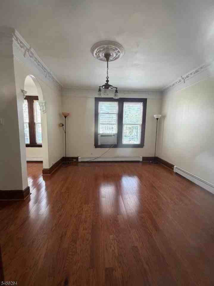 330 Bloomfield Ave #3