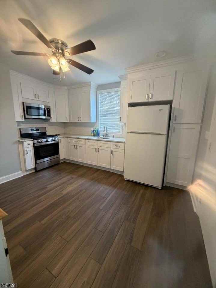330 Bloomfield Ave #3 - Photo 5 of 11