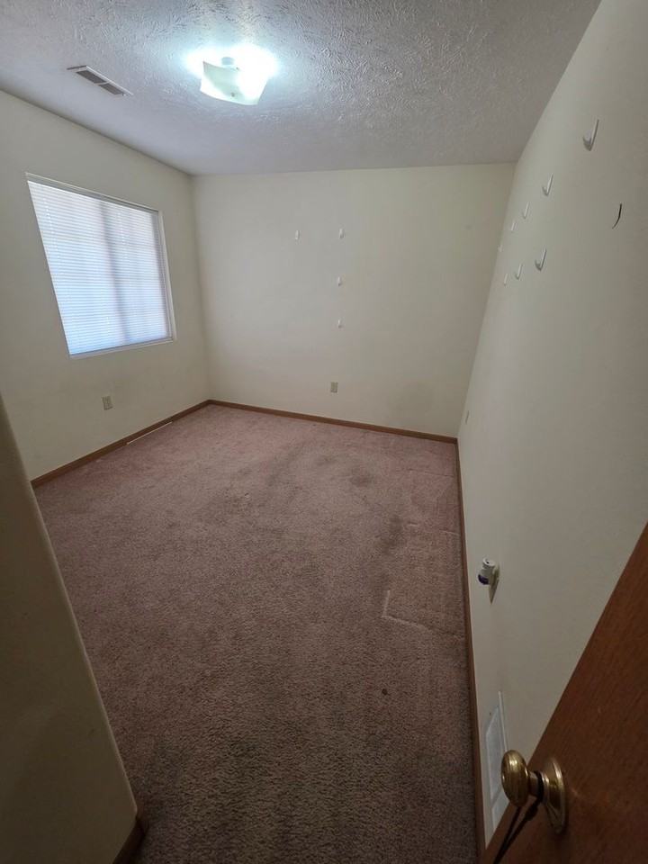 309 N 32nd St - Photo 5 of 9