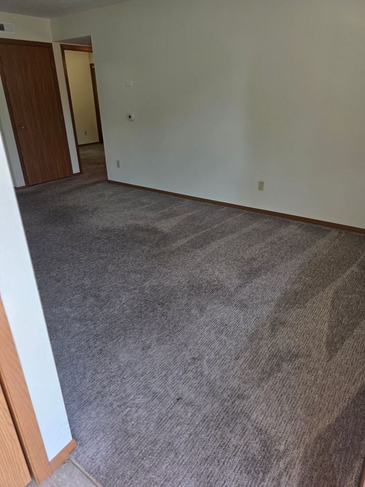 1202 Isabelle Cir - Photo 2 of 8