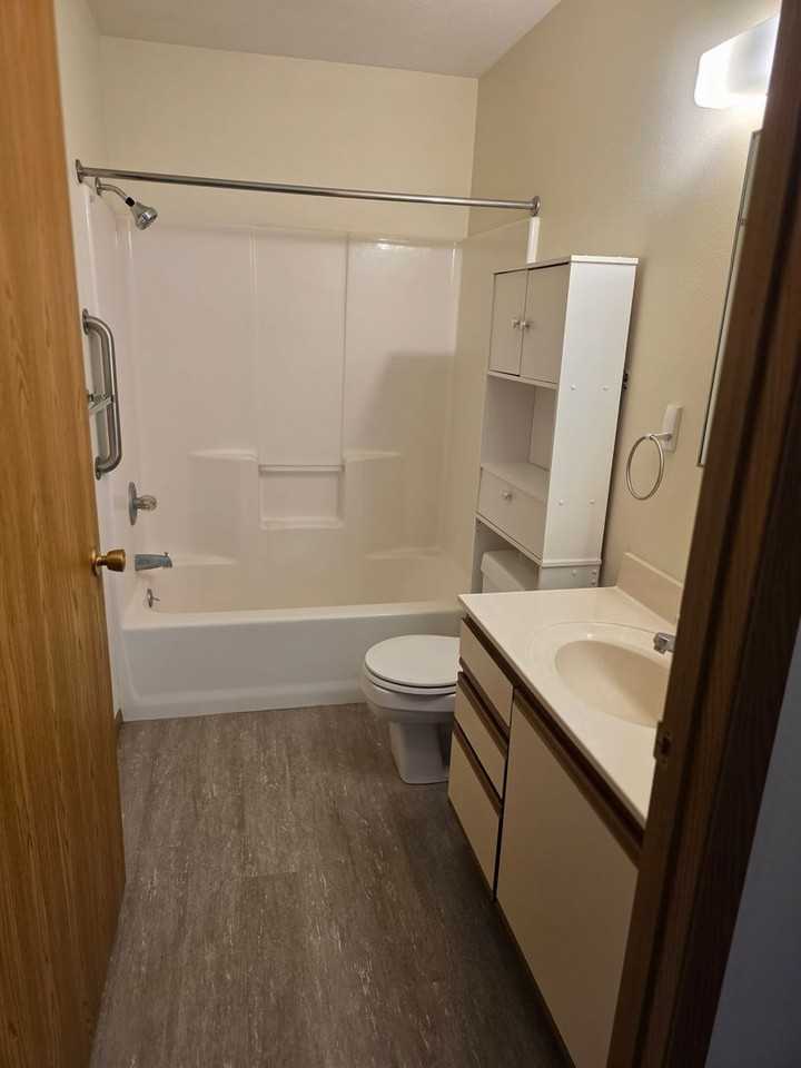 1202 Isabelle Cir - Photo 6 of 8