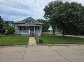 featured image of 815 S Boxelder St