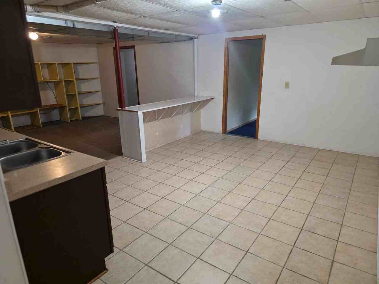 815 S Boxelder St - Photo 6 of 13