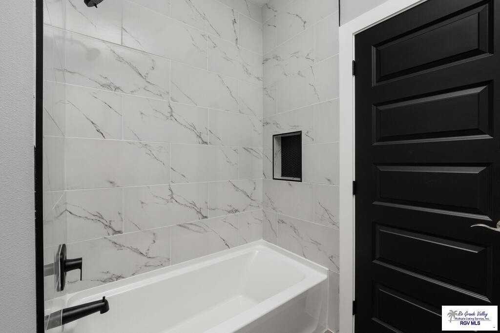 7908 VILLA FINO LN #B - Photo 6 of 24