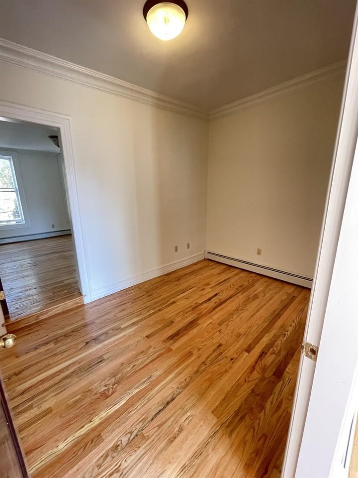 145 Grand St #3 - Photo 6 of 10