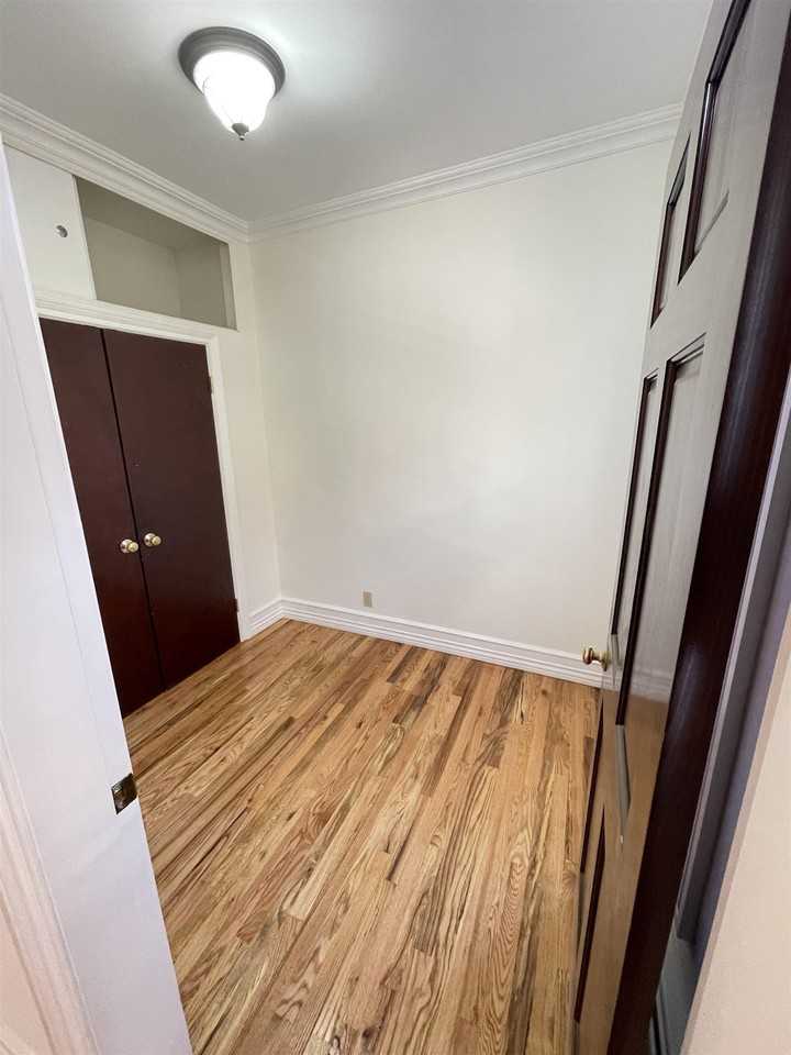 145 Grand St #3 - Photo 7 of 10