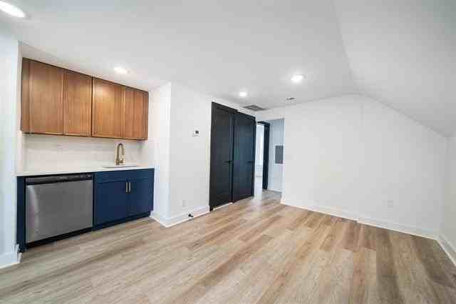 169 Webster Ave #3 - Photo 5 of 22