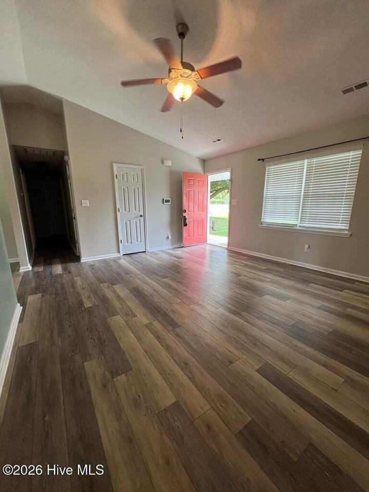 118 Pear Tree Ln - Photo 2 of 20