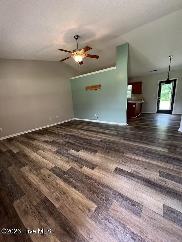 118 Pear Tree Ln - Photo 4 of 20