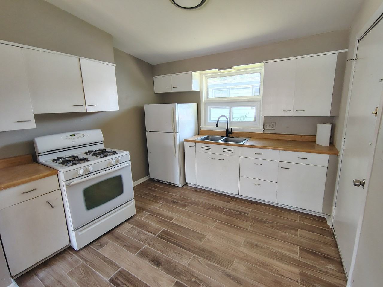 1901 Montague St #1 - Photo 2 of 5