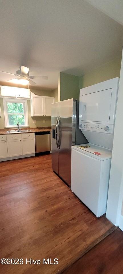 130 Zachmann St - Photo 3 of 9