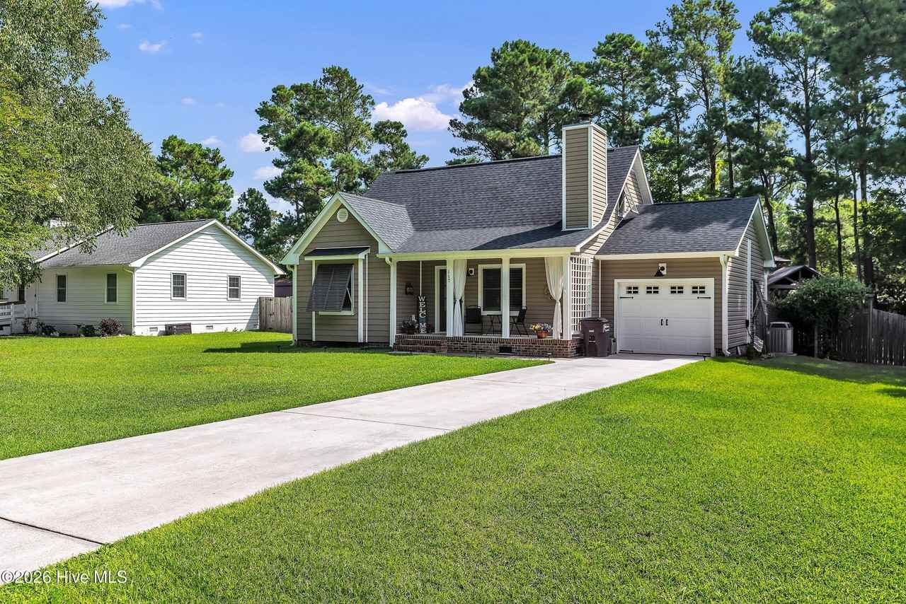 117 Foster Creek Ct - Photo 2 of 49