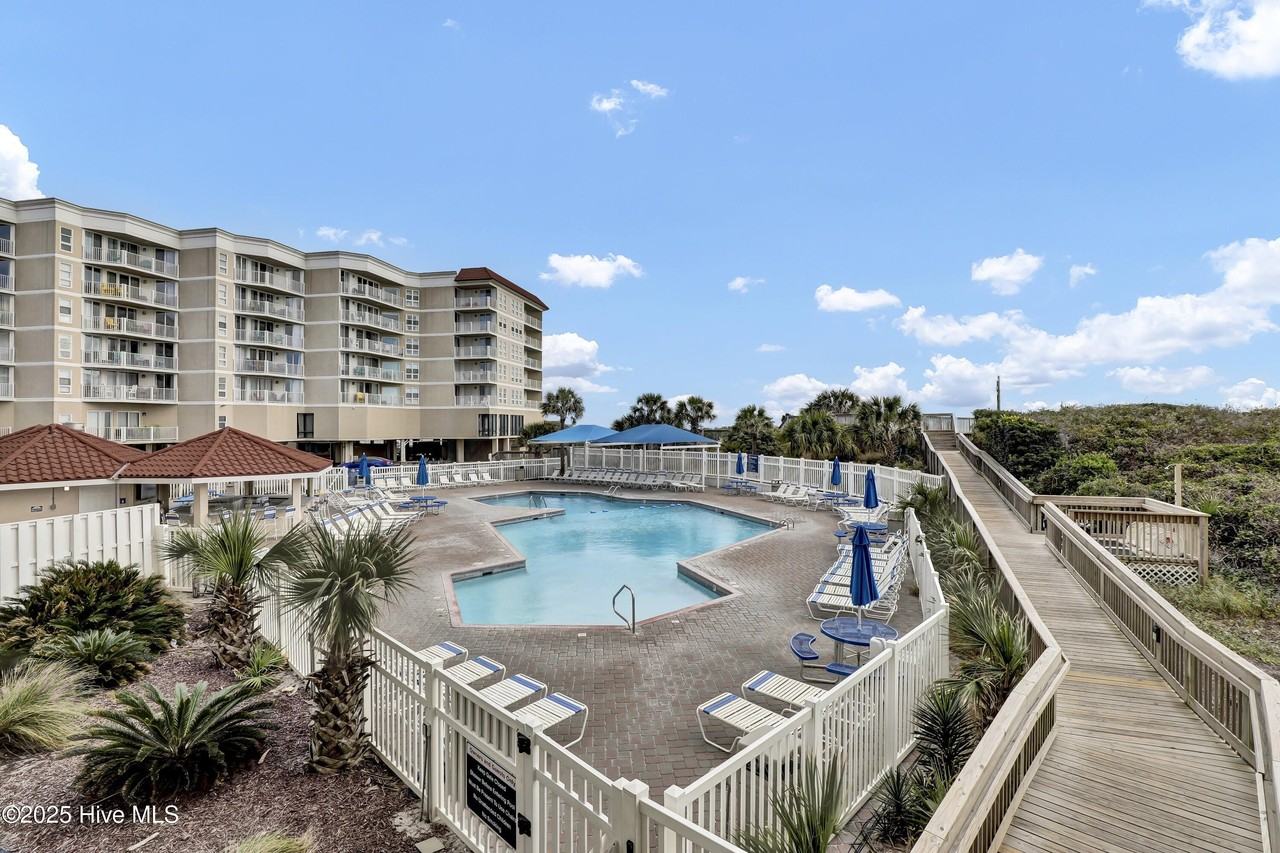 2000 New River Inlet Rd #2109