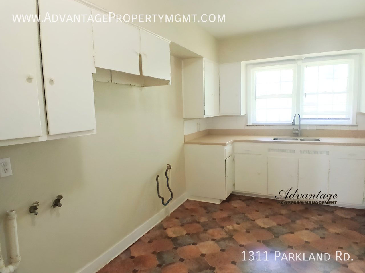 1311 Parkland Rd - Photo 6 of 16