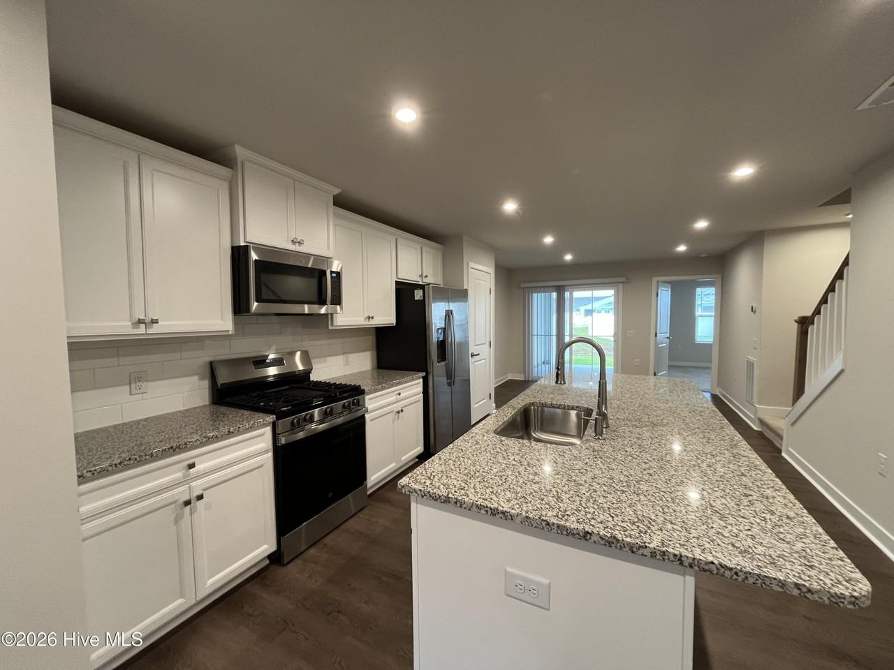 4184 Farmfield Dr - Photo 5 of 31