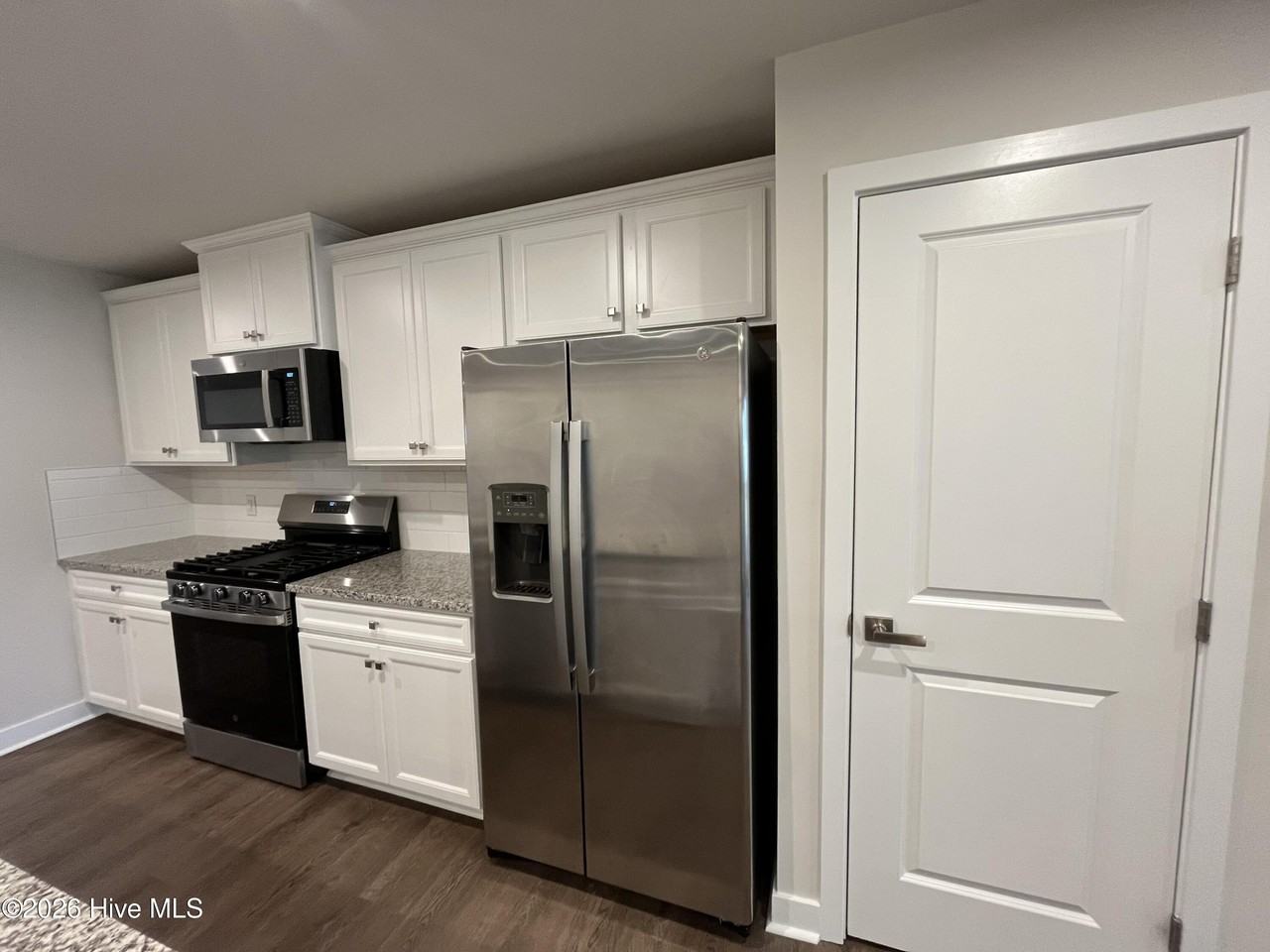 4184 Farmfield Dr - Photo 6 of 31