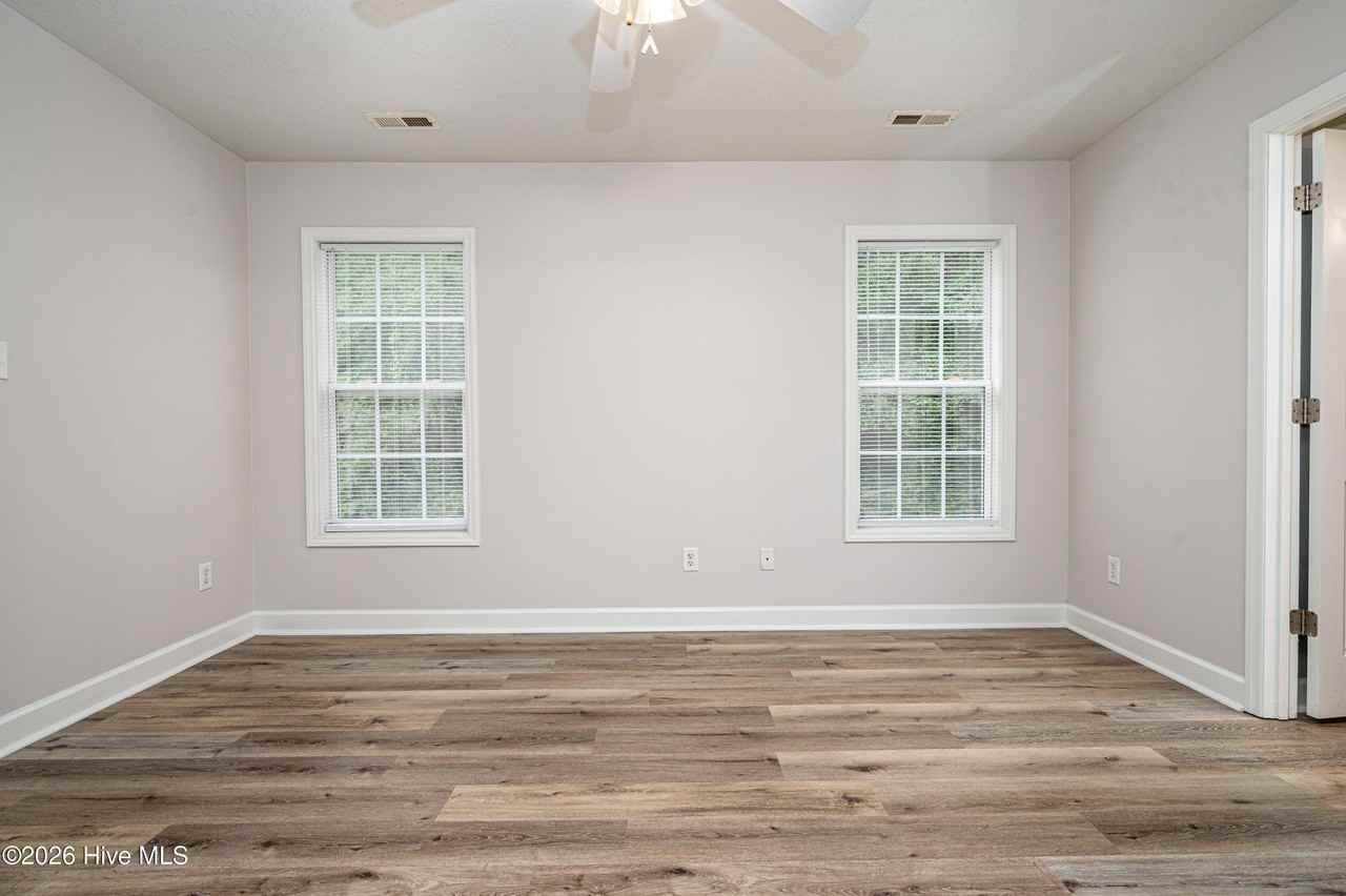 614 Walnut Dr - Photo 7 of 10
