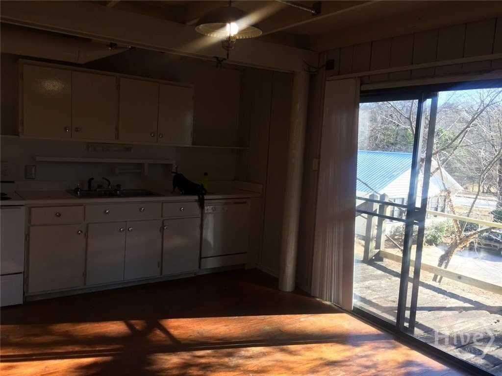 1453 Barnett Shoals Rd #A - Photo 3 of 22