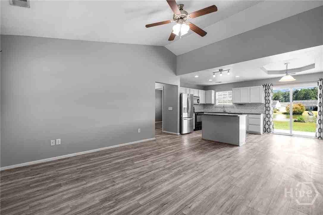 109 Willow Dr - Photo 4 of 19