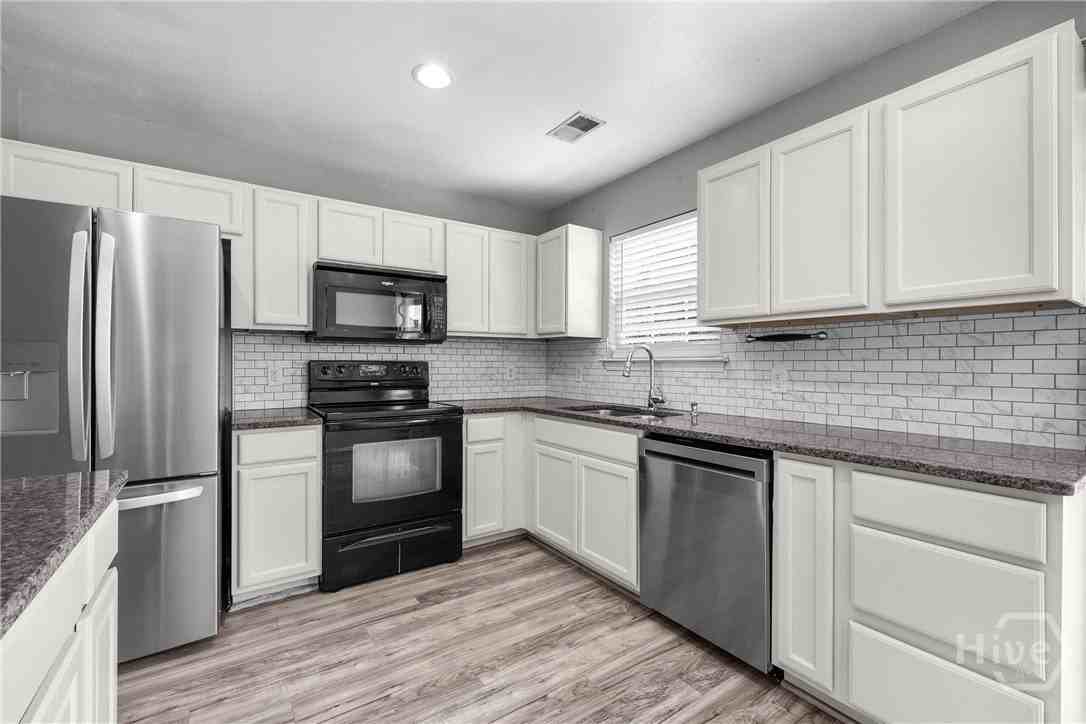 109 Willow Dr - Photo 6 of 19