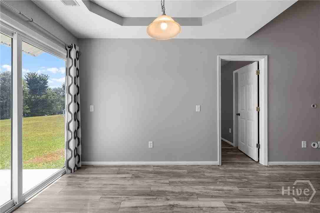 109 Willow Dr - Photo 7 of 19