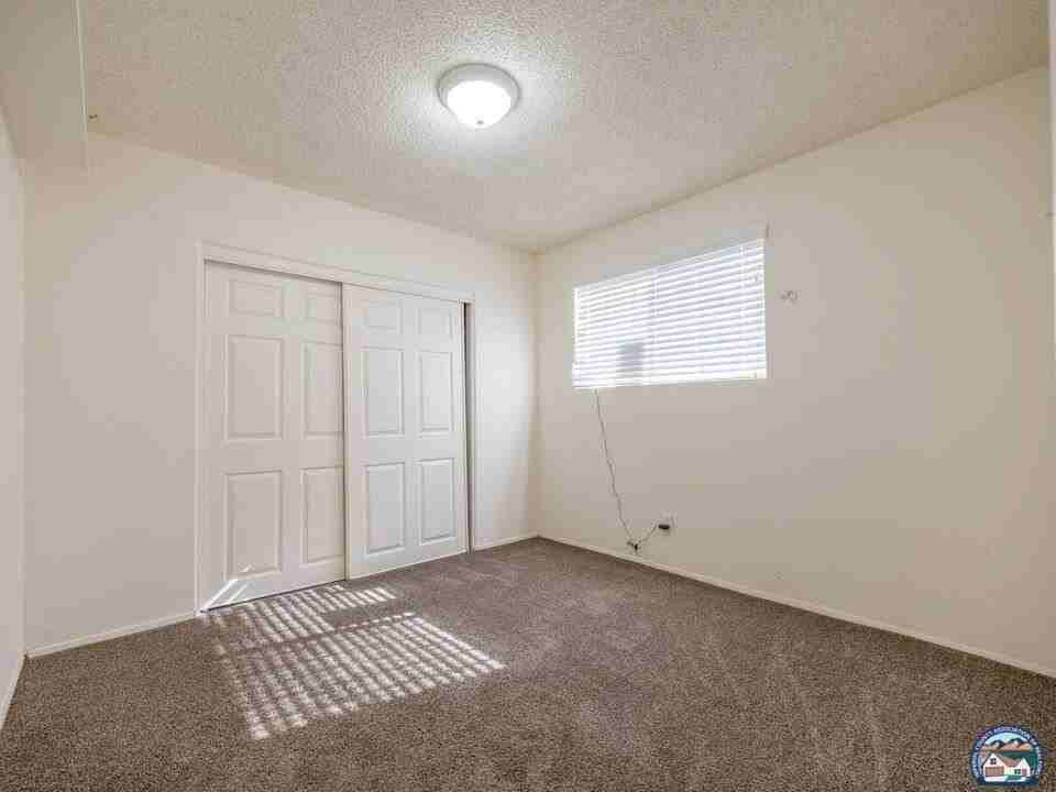 1061 El Centro Ave - Photo 4 of 6
