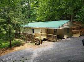 featured image of 1110 S Spring Hollow Rd