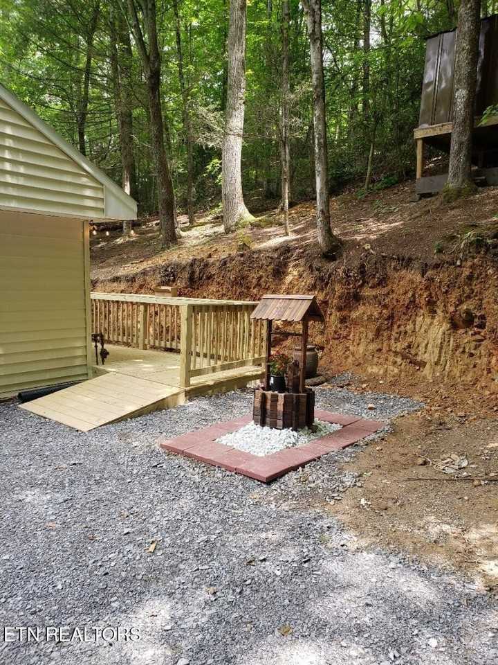 1110 S Spring Hollow Rd - Photo 2 of 45