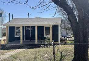 featured image of 2528 E Glenwood Ave