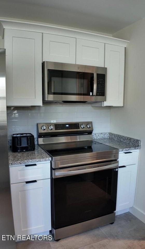 2528 E Glenwood Ave - Photo 3 of 10