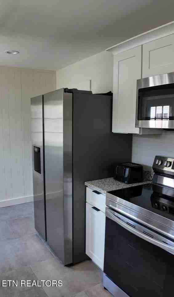 2528 E Glenwood Ave - Photo 4 of 10