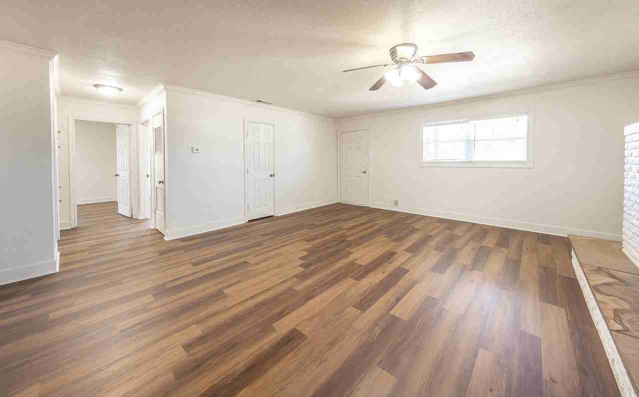 6102 21st St - Photo 6 of 23