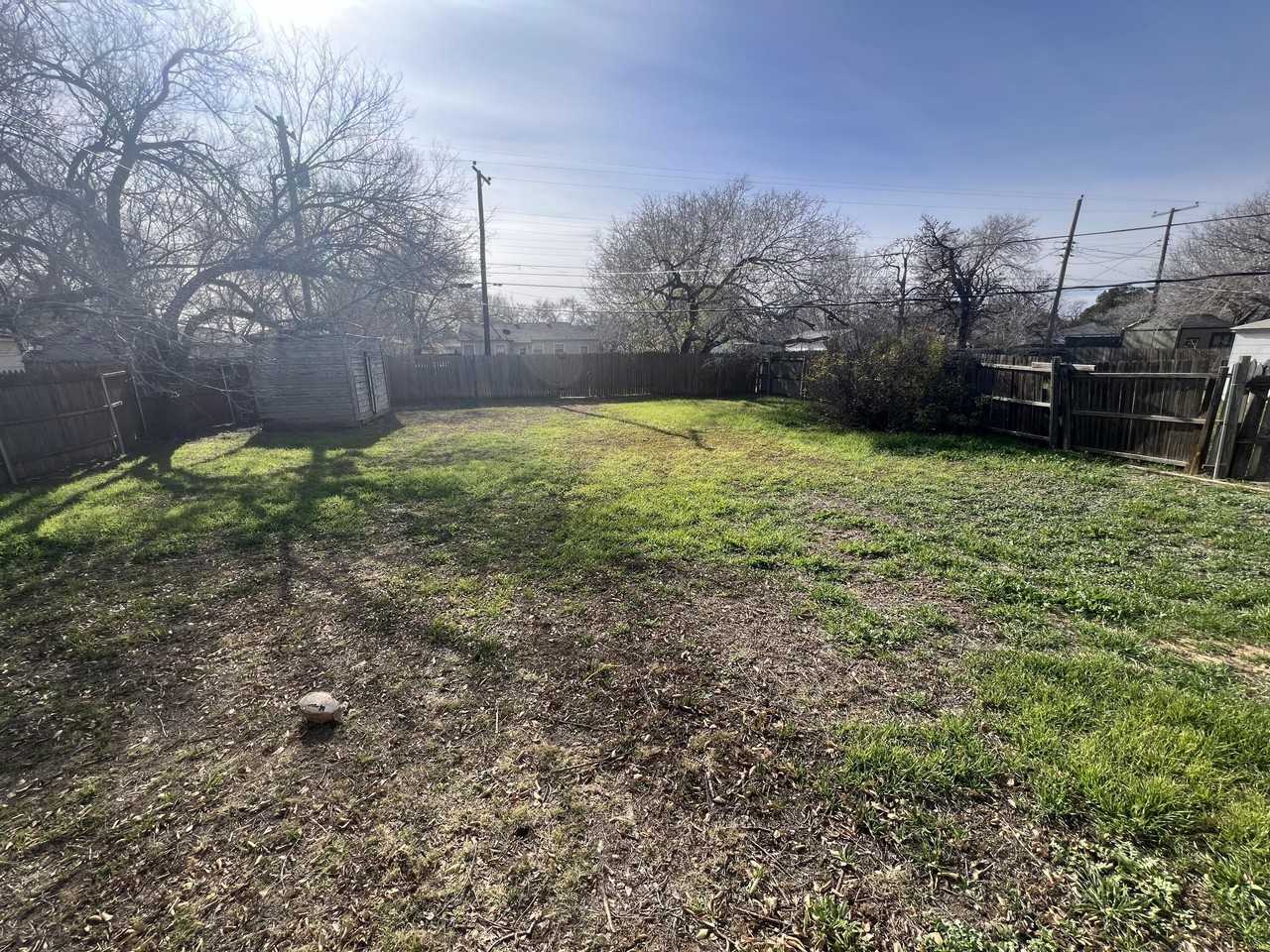 2615 36th St - Photo 2 of 10