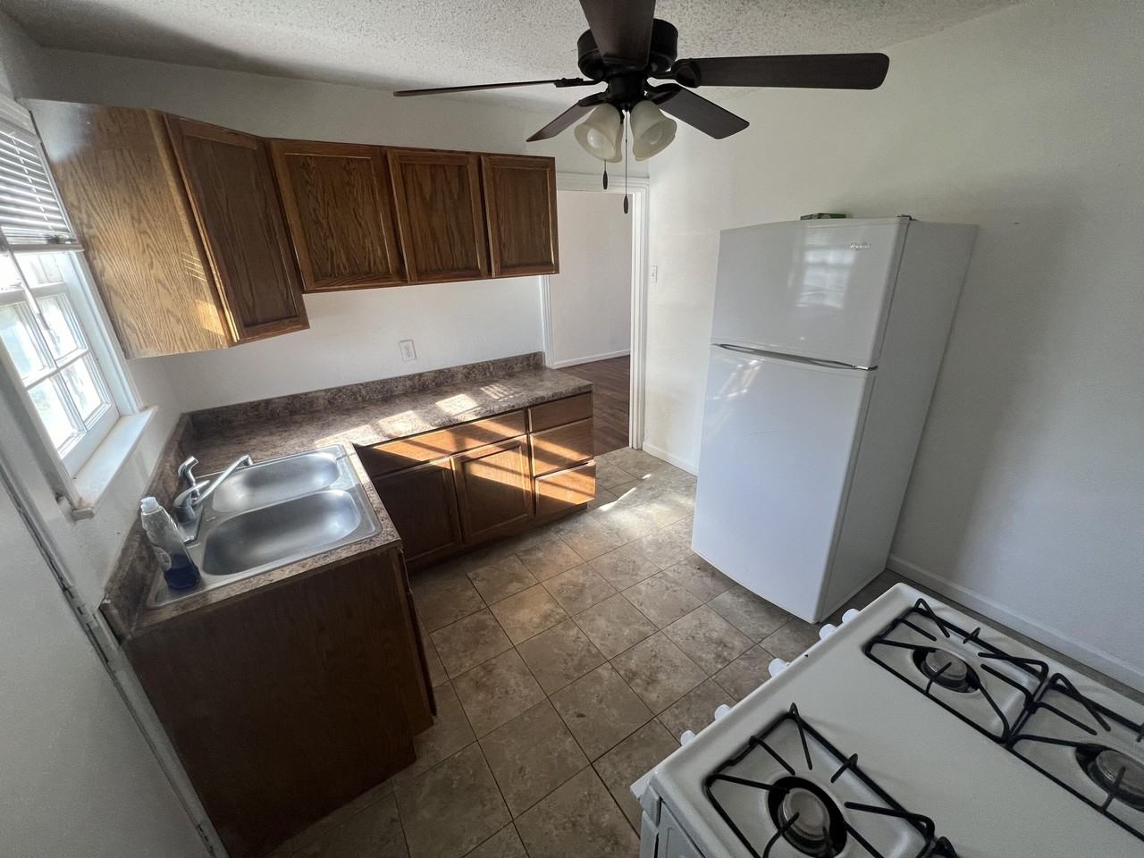 2615 36th St - Photo 7 of 10