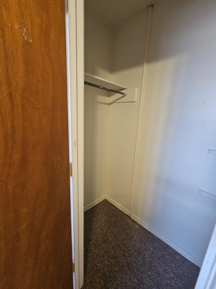 2619 19th St #20 - Photo 5 of 12