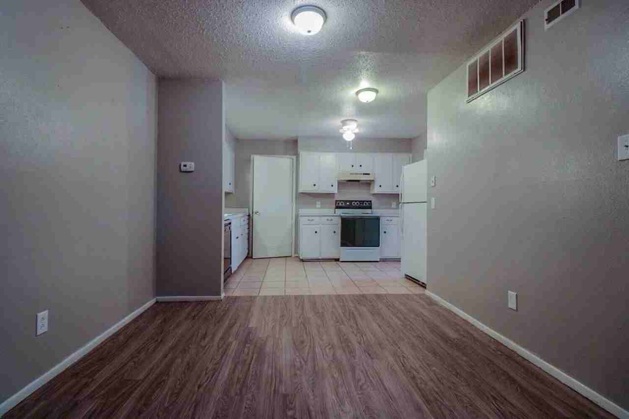 1710 Elkhart Ave #B - Photo 3 of 7