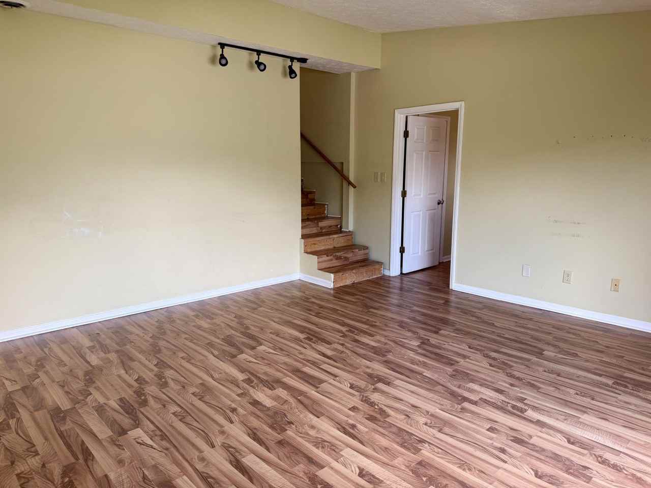 151 Weslee Way #5 - Photo 2 of 9