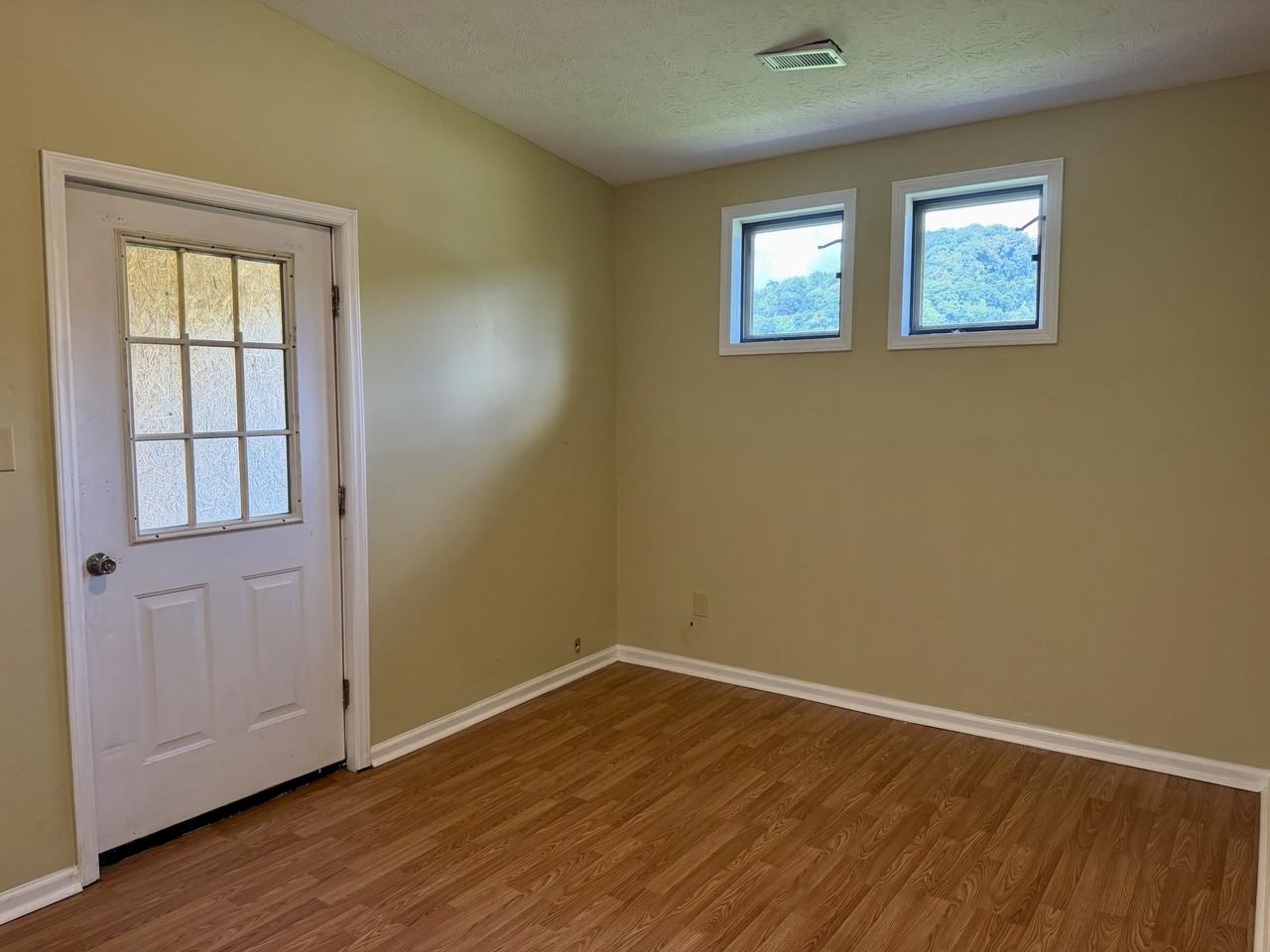 151 Weslee Way #5 - Photo 5 of 9
