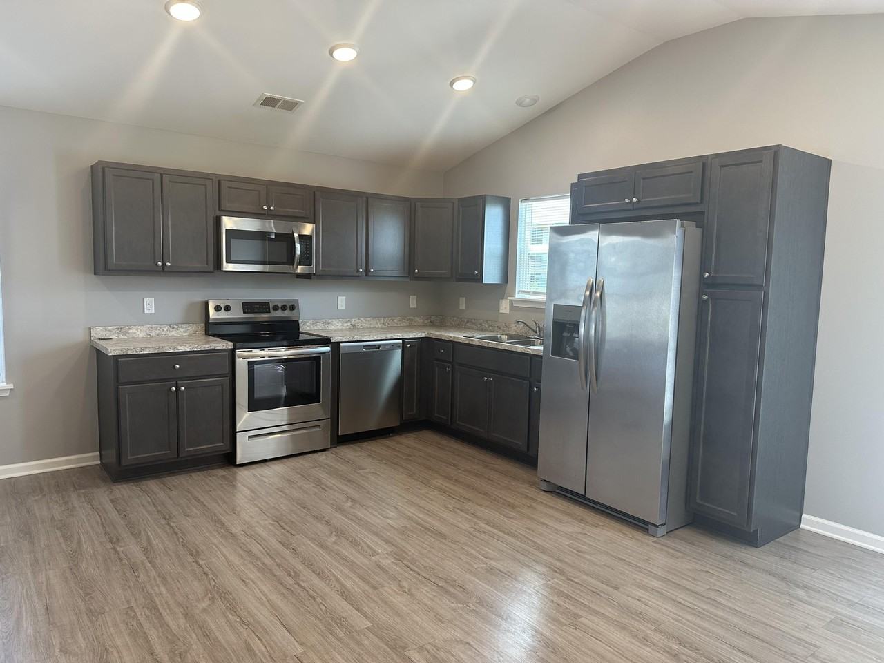 2424 Feathersound Way - Photo 6 of 19