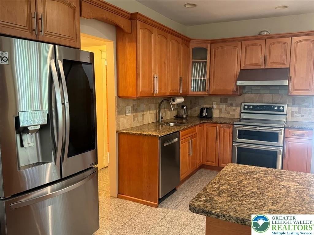 26 Center Ave - Photo 5 of 37