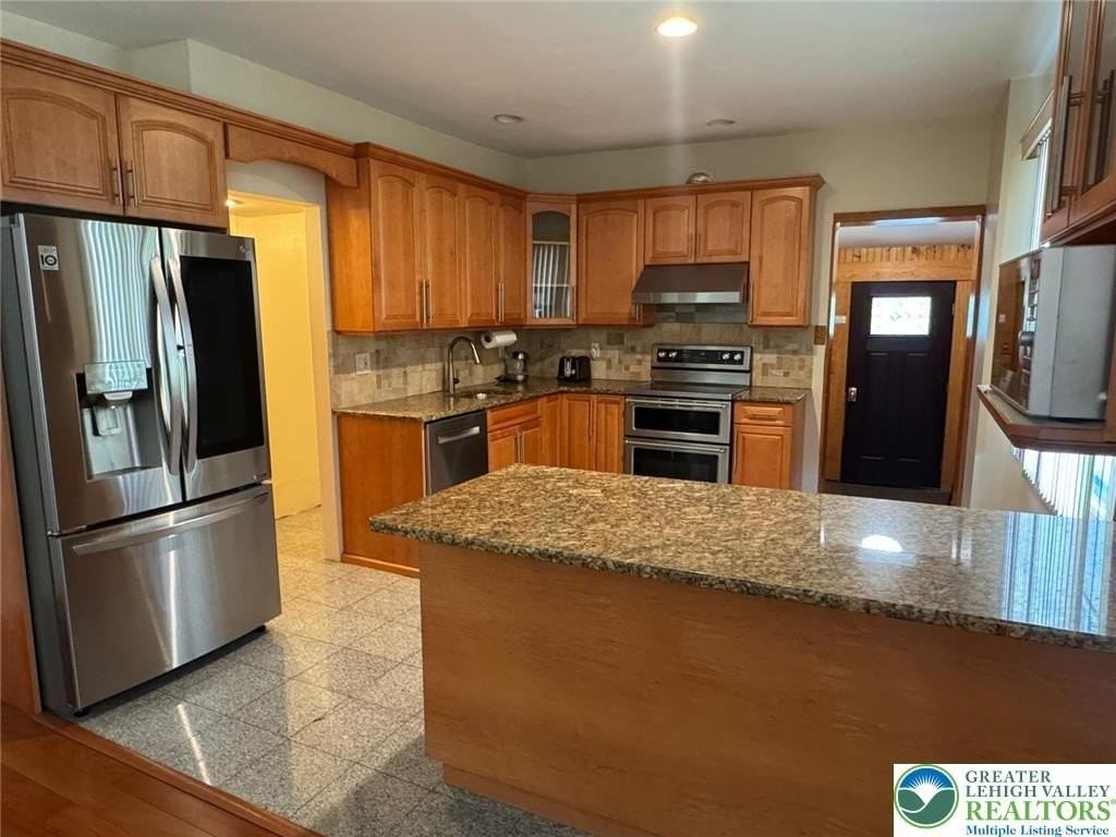 26 Center Ave - Photo 6 of 37