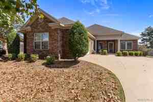 featured image of 704 Briarcliff Pl