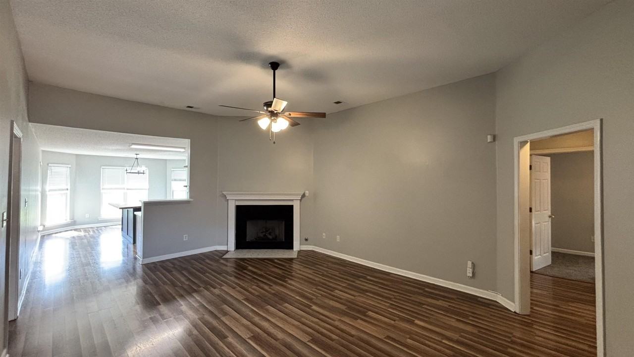 5491 Milton Ridge Dr - Photo 3 of 23