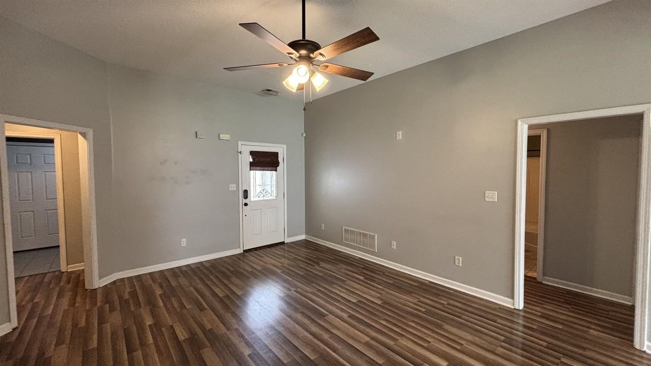 5491 Milton Ridge Dr - Photo 4 of 23