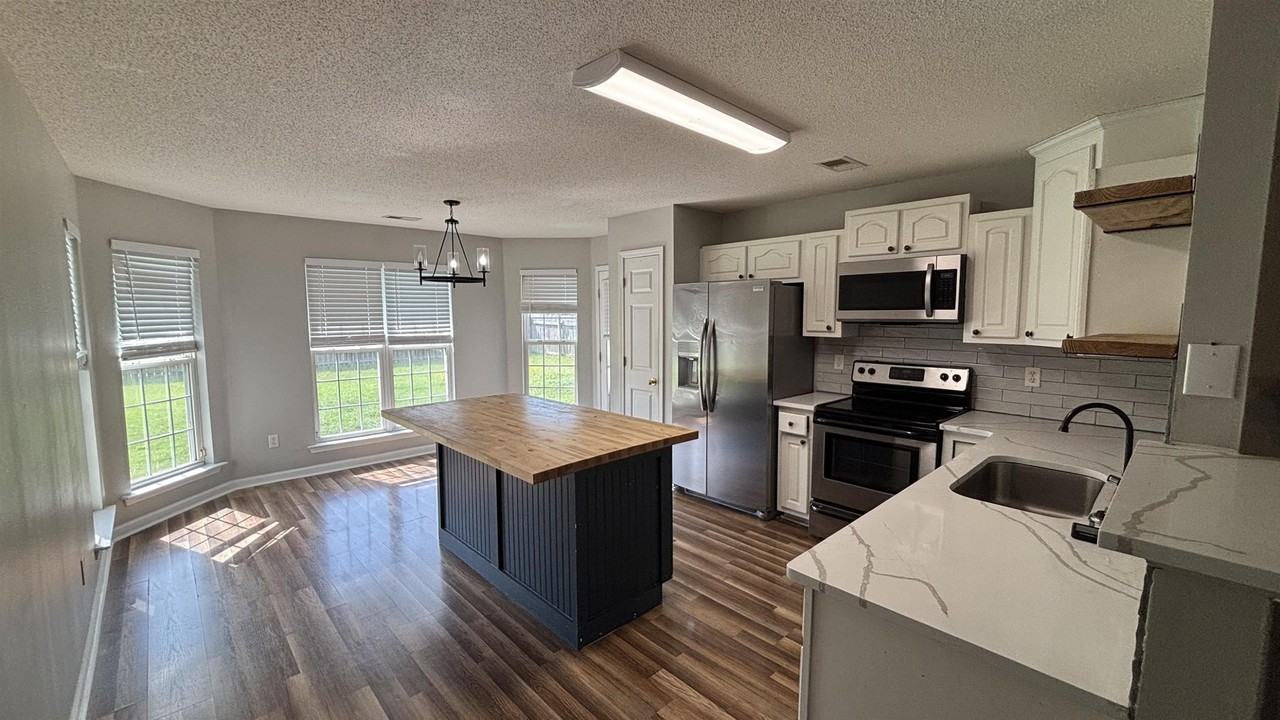 5491 Milton Ridge Dr - Photo 5 of 23