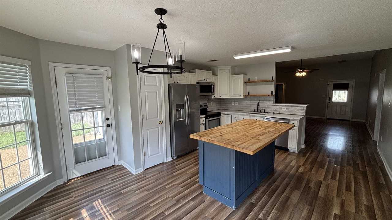 5491 Milton Ridge Dr - Photo 6 of 23