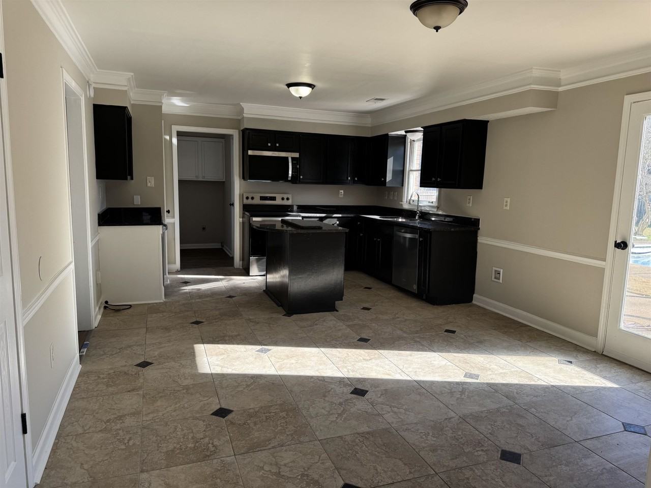 339 Oakleigh Dr - Photo 5 of 29