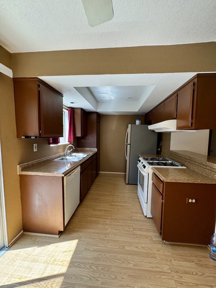 1231 Hillandale Ave #1 - Photo 4 of 24