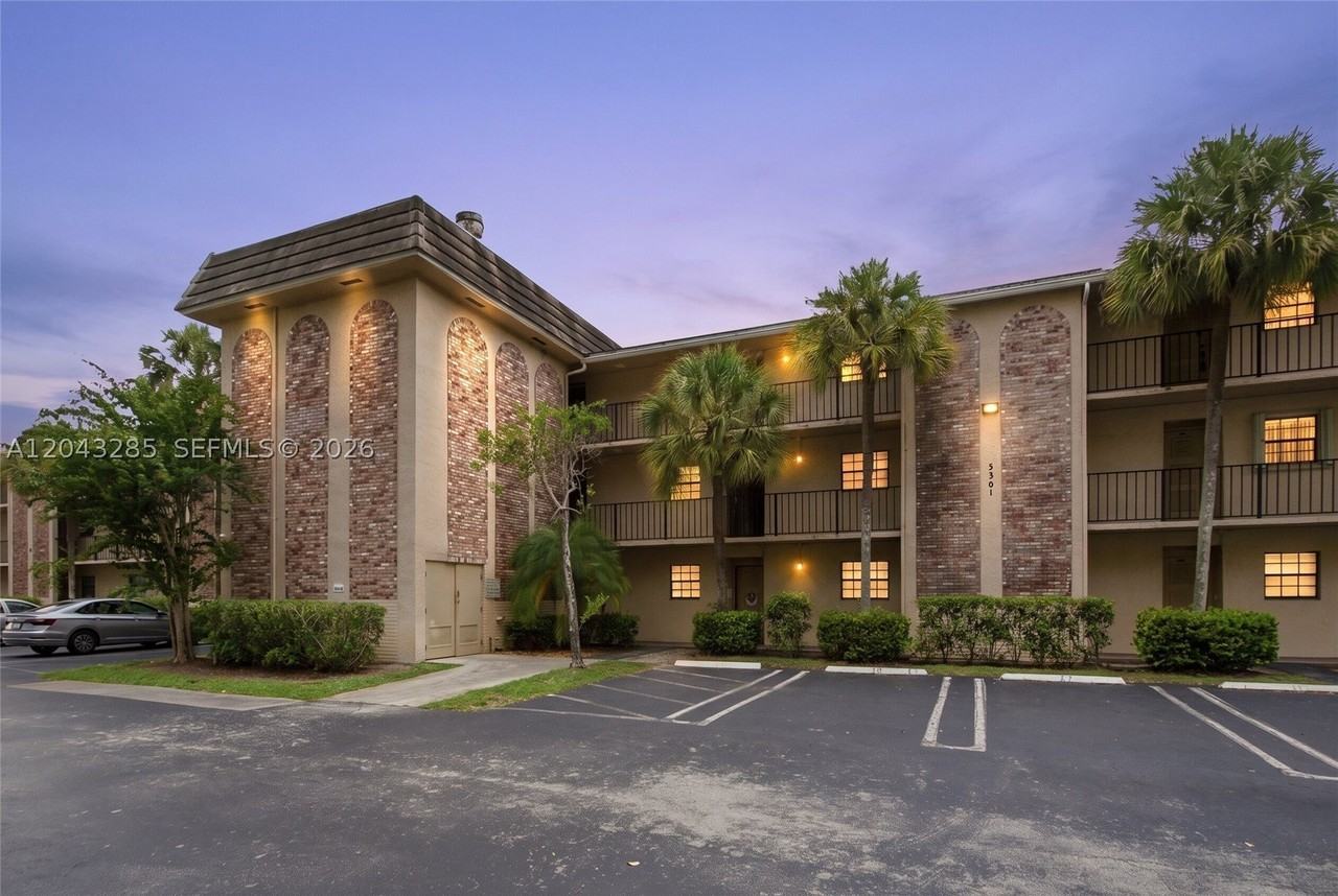 3361 Nw 85th Ave #205