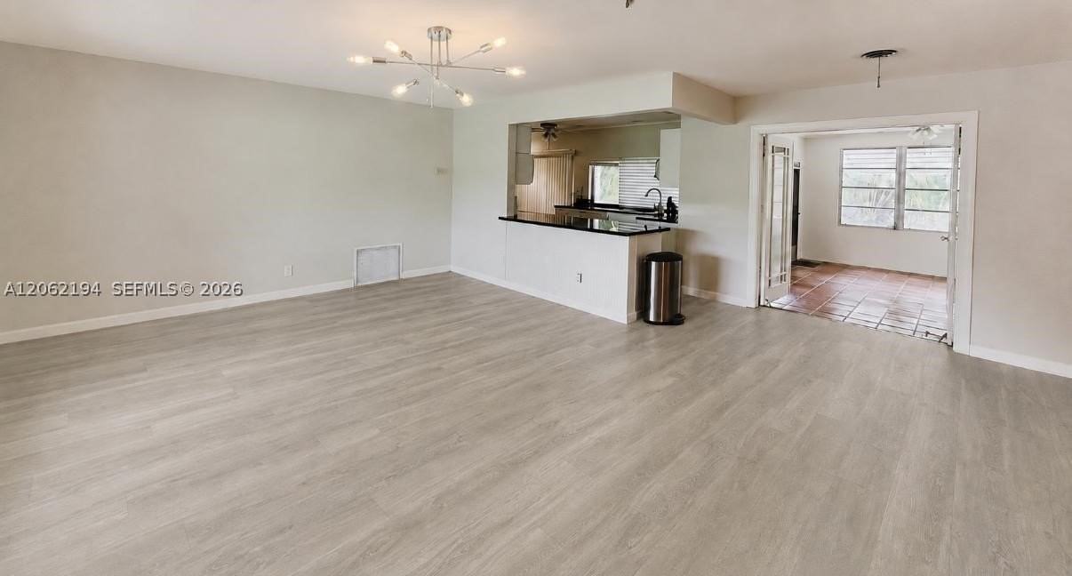 810 Nw 8th Ave - Photo 5 of 20